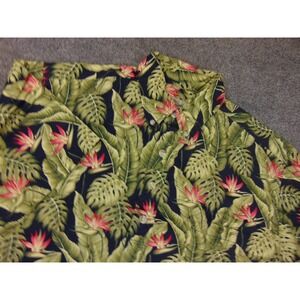 Hilo Hattie Shirt Mens Med Black Green Hawaiian Floral Aloha Made in USA Resort